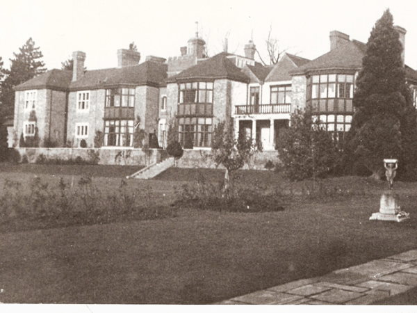 The History of Holly Hill House, Stoke Poges – Mike&nbsp;Dewey